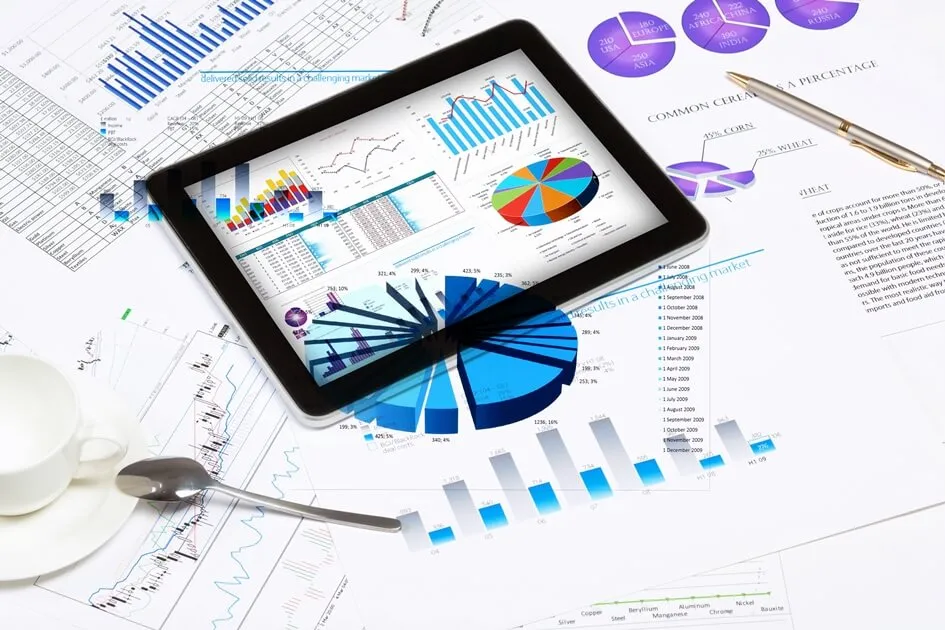 Interpreting and Communicating Data Insights in Business